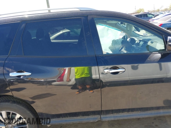 2019 Nissan Pathfinder Platinum with VIN 5N1DR2MM2KC610110, listed as a IAAI auction lot 41811572 with 55,459 mi miles and . Bid and sale history available at DreamBid. Image 14.