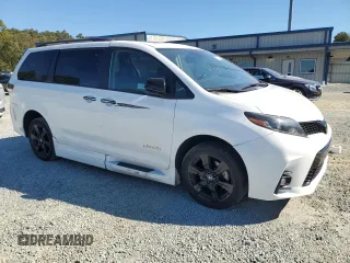 2020 Toyota Sienna SE with VIN 5TDXZ3DC9LS050441, listed as a Copart auction lot 77310274 with 43,452 mi miles and Salvage Title. Bid and sale history available at carsss.com. Image 4.