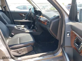 2012 Mercedes-Benz GLK-Class GLK 350 with VIN WDCGG8HB5CF769961, listed as a IAAI auction lot 42040954 with 148,771 mi miles. Bid and sale history available at carsss.com. Image 5.