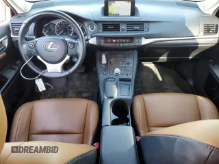 2014 Lexus CT 200h z VIN JTHKD5BH3E2189511, wystawiony jako Copart lot #56052265 z przebiegiem 67 065 mil mil oraz Szkody całkowita. Historia ofert i sprzedaży dostępna na DreamBid. Obrazek 8.