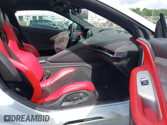 2020 Chevrolet Corvette 2LT z VIN 1G1Y72D49L5100105, wystawiony jako IAAI lot #42009521 z przebiegiem 44 248 mil mil oraz . Historia ofert i sprzedaży dostępna na DreamBid. Obrazek 5.