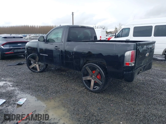 2008 Chevrolet Silverado 1500 Work Truck with VIN 1GCEC14C88Z184649, listed as a IAAI auction lot 41657176 with 110,156 mi miles. Bid and sale history available at carsss.com. Image 3.