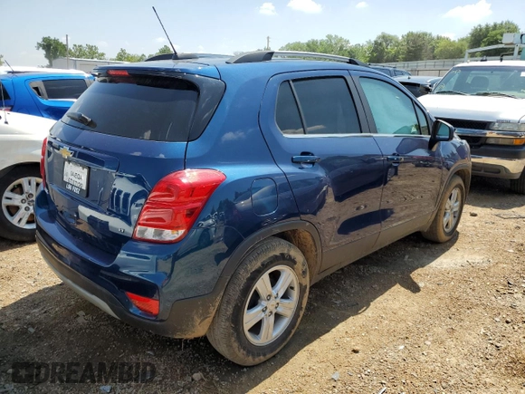 2020 Chevrolet Trax LT z VIN KL7CJLSB5LB329731, wystawiony jako Copart lot #52688482 z przebiegiem 25 658 mil mil oraz Nie do naprawy. Historia ofert i sprzedaży dostępna na DreamBid. Obrazek 4.