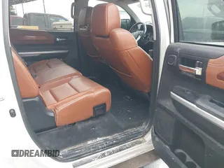 2015 Toyota Tundra Platinum z VIN 5TFGY5F14FX178336, wystawiony jako IAAI lot #42468099 z przebiegiem 239 977 mil mil oraz . Historia ofert i sprzedaży dostępna na DreamBid. Obrazek 8.
