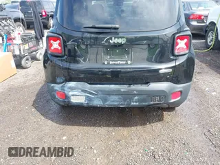 2017 Jeep Renegade Latitude with VIN ZACCJABB2HPG07439, listed as a IAAI auction lot 42092602 with 119,364 mi miles. Bid and sale history available at carsss.com. Image 6.