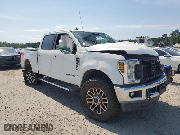 2019 Ford F-250 XL with VIN 1FT7W2BT4KED34411, listed as a Copart auction lot 54476875 with 185,274 mi miles and Salvage title. Bid and sale history available at DreamBid. Image 4.