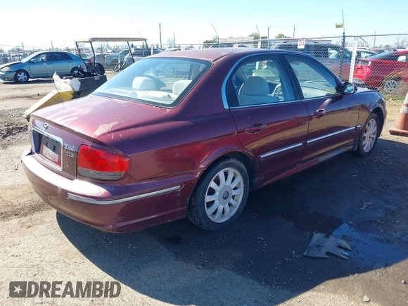 2002 Hyundai Sonata GLS with VIN KMHWF35HX2A586689, listed as a IAAI auction lot 41681385 with 273,132 mi miles. Bid and sale history available at carsss.com. Image 4.