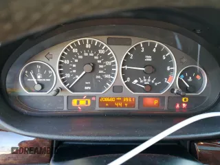 2004 BMW 3 Series 330i with VIN WBAEV53464KM36409, listed as a Copart auction lot 89025775 with 208,680 mi miles and Salvage Title. Bid and sale history available at carsss.com. Image 9.