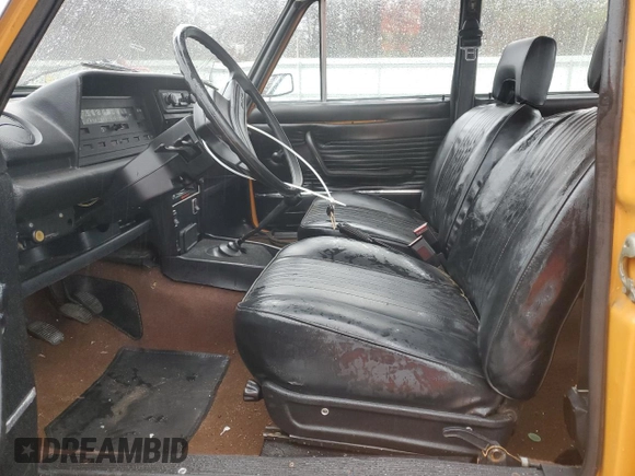 1984 FIAT 124 Spider z VIN SUP115CC602154116, wystawiony jako Copart lot #82469494 z przebiegiem 3 613 mil mil oraz Szkoda całkowita • Salvage title. Historia ofert i sprzedaży dostępna na DreamBid. Obrazek 7.