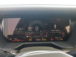 2024 GMC Acadia FWD Denali z VIN 1GKENLKS7RJ166213, wystawiony jako Copart lot #71056014 z przebiegiem 8093 mil mil oraz Szkody całkowita. Historia ofert i sprzedaży dostępna na DreamBid. Obrazek 9.