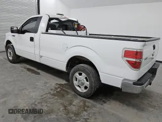 2011 Ford F-150 XL z VIN 1FTMF1CM7BKD43495, wystawiony jako Copart lot #55725435 z przebiegiem 228 298 mil mil oraz Czysty tytuł • Clean title. Historia ofert i sprzedaży dostępna na DreamBid. Obrazek 2.