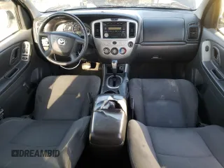 2005 Mazda Tribute i with VIN 4F2YZ02Z55KM21826, listed as a Copart auction lot 85145354 with 204,384 mi miles and Salvage Title. Bid and sale history available at carsss.com. Image 8.