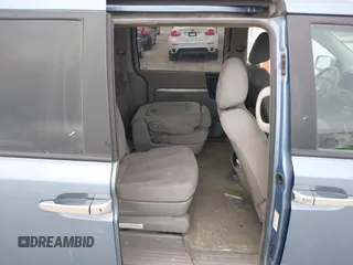 2007 Hyundai Entourage GLS z VIN KNDMC233976027957, wystawiony jako IAAI lot #41560350 z przebiegiem 188 483 mil mil oraz . Historia ofert i sprzedaży dostępna na DreamBid. Obrazek 8.