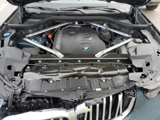 2025 BMW X5 sDrive40i with VIN 5UX13EU04S9W39305, listed as a Copart auction lot 43822695 with 0 mi miles and Salvage Title. Bid and sale history available at carsss.com. Image 14.