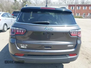 2020 Jeep Compass Latitude z VIN 3C4NJDBB3LT148966, wystawiony jako IAAI lot #41899107 z przebiegiem 35 782 mil mil oraz . Historia ofert i sprzedaży dostępna na DreamBid. Obrazek 17.