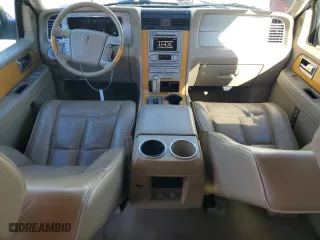 2007 Lincoln Navigator with VIN 5LMFU28577LJ00432, listed as a Copart auction lot 85879224 with 190,675 mi miles and Clean Title. Bid and sale history available at carsss.com. Image 8.