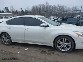 2013 Nissan Altima 3.5 SL with VIN 1N4BL3AP1DC173971, listed as a IAAI auction lot 41330016 with 185,945 mi miles. Bid and sale history available at carsss.com. Image 14.