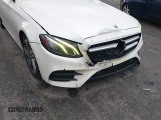 2018 Mercedes-Benz E-Class E 300 with VIN WDDZF4JB2JA350535, listed as a IAAI auction lot 41615741 with 148,004 mi miles. Bid and sale history available at carsss.com. Image 6.