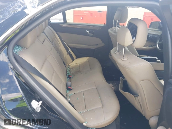 2011 Mercedes-Benz E 350 Luxury z VIN WDDHF8HB1BA445713, wystawiony jako IAAI lot #42233230 z przebiegiem 171 807 mil mil oraz . Historia ofert i sprzedaży dostępna na DreamBid. Obrazek 8.