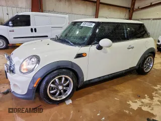 2012 MINI Hardtop с VIN WMWSU3C54CT543437, выставлен на аукционе Copart как лот 60613355 с пробегом 43 932 миль миль и Списание • Salvage title. История ставок и продаж доступна на DreamBid. Изображение 1.