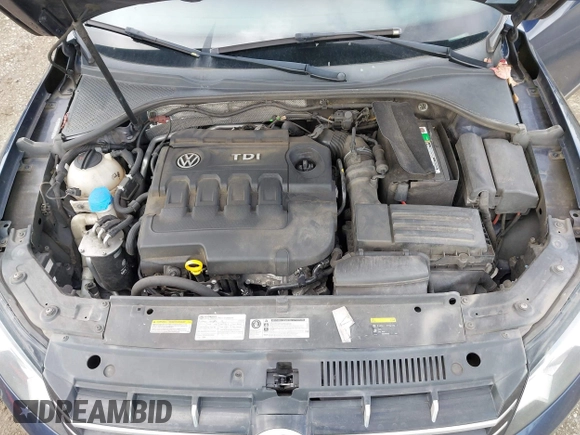2015 Volkswagen Passat 2.0L TDI SEL Premium with VIN 1VWCV7A32FC013627, listed as a IAAI auction lot 41979341 with 175,728 mi miles. Bid and sale history available at carsss.com. Image 10.
