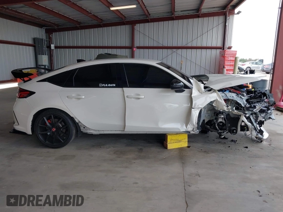 2024 Honda Civic Type R z VIN JHMFL5G47RX001771, wystawiony jako IAAI lot #42029429 z przebiegiem Nie podano mil oraz . Historia ofert i sprzedaży dostępna na DreamBid. Obrazek 14.
