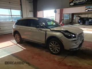 2022 Lincoln Corsair Standard z VIN 5LMCJ1D90NUL27385, wystawiony jako Copart lot #47445625 z przebiegiem 7 560 mil mil oraz Szkoda całkowita • Salvage title. Historia ofert i sprzedaży dostępna na DreamBid. Obrazek 4.
