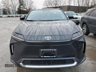 2023 Toyota bZ4X XLE z VIN JTMABACA0PA016485, wystawiony jako Copart lot #78830283 z przebiegiem 5 215 mil mil oraz . Historia ofert i sprzedaży dostępna na DreamBid. Obrazek 5.
