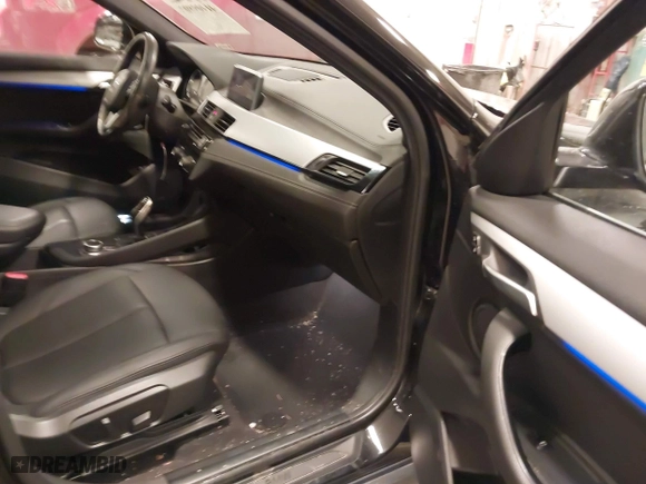 2020 BMW X2 xDrive28i with VIN WBXYJ1C07L5R28321, listed as a IAAI auction lot 41409807 with 41,296 mi miles. Bid and sale history available at carsss.com. Image 5.