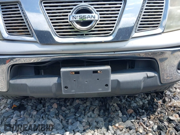 2008 Nissan Frontier SE z VIN 1N6AD06U18C404824, wystawiony jako IAAI lot #42137810 z przebiegiem 203 010 mil mil oraz . Historia ofert i sprzedaży dostępna na DreamBid. Obrazek 12.