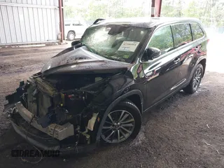 2019 Toyota Highlander SE z VIN 5TDJZRFH2KS594988, wystawiony jako IAAI lot #42106954 z przebiegiem 53 369 mil mil oraz . Historia ofert i sprzedaży dostępna na DreamBid. Obrazek 17.