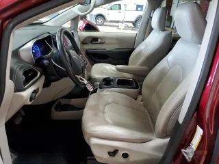 2021 Chrysler Pacifica Hybrid Touring L with VIN 2C4RC1L77MR596250, listed as a Copart auction lot 52892595 with 114,876 mi miles and Salvage title. Bid and sale history available at DreamBid. Image 7.