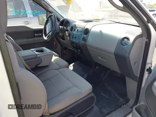 2007 Ford F-150 STX z VIN 1FTRX12W37NA09847, wystawiony jako IAAI lot #42562831 z przebiegiem 170 785 mil mil oraz . Historia ofert i sprzedaży dostępna na DreamBid. Obrazek 5.