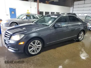 2013 Mercedes-Benz C 300 Sport z VIN WDDGF8AB2DR259172, wystawiony jako Copart lot #57073655 z przebiegiem 124 247 mil mil oraz Szkoda całkowita • Salvage title. Historia ofert i sprzedaży dostępna na DreamBid. Obrazek 1.