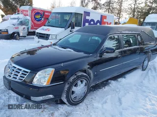 2006 Cadillac DTS Professional z VIN 1GEEH06Y76U500435, wystawiony jako IAAI lot #41398531 z przebiegiem 50 205 mil mil oraz . Historia ofert i sprzedaży dostępna na DreamBid. Obrazek 2.