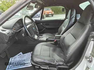 1996 BMW 3 Series Z3 1.9 z VIN 4USCH7324TLB74164, wystawiony jako Copart lot #57779285 z przebiegiem 148 850 mil mil oraz Czysty tytuł • Clean title. Historia ofert i sprzedaży dostępna na DreamBid. Obrazek 6.
