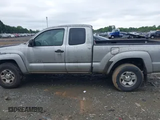 2011 Toyota Tacoma PreRunner z VIN 5TFTU4GN5BX007868, wystawiony jako IAAI lot #42389805 z przebiegiem 290 725 mil mil oraz . Historia ofert i sprzedaży dostępna na DreamBid. Obrazek 14.