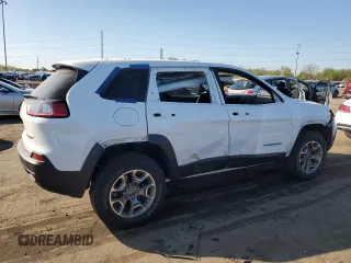 2022 Jeep Cherokee Trailhawk with VIN 1C4PJMBX1ND524383, listed as a Copart auction lot 56370805 with 25,145 mi miles and Salvage title. Bid and sale history available at DreamBid. Image 3.