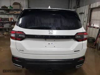 2024 Honda Pilot Touring with VIN 5FNYG1H70RB008992, listed as a Copart auction lot 41583275 with 18,081 mi miles and Salvage Title. Bid and sale history available at carsss.com. Image 6.