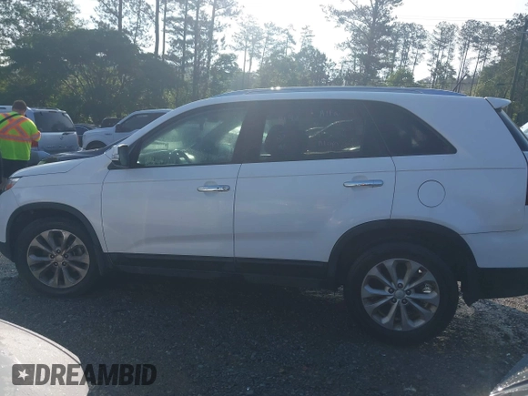 2014 Kia Sorento EX with VIN 5XYKU4A70EG431214, listed as a IAAI auction lot 42231124 with 99,275 mi miles and . Bid and sale history available at DreamBid. Image 14.