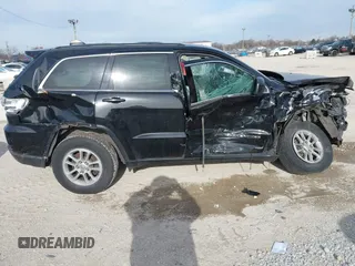 2018 Jeep Grand Cherokee Laredo E with VIN 1C4RJFAG7JC244103, listed as a IAAI auction lot 41260642 with 116,797 mi miles. Bid and sale history available at carsss.com. Image 13.