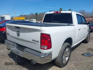 2019 Ram 1500 Big Horn z VIN 1C6RR7LT6KS689861, wystawiony jako IAAI lot #41995921 z przebiegiem 82 409 mil mil oraz . Historia ofert i sprzedaży dostępna na DreamBid. Obrazek 4.