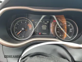 2017 Jeep Cherokee Latitude with VIN 1C4PJMCS0HW529604, listed as a Copart auction lot 60801095 with 95,900 mi miles and Salvage title. Bid and sale history available at DreamBid. Image 9.