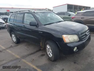 2002 Toyota Highlander with VIN JTEHF21A120042728, listed as a IAAI auction lot 41684949 with 390,642 mi miles. Bid and sale history available at carsss.com. Image 1.