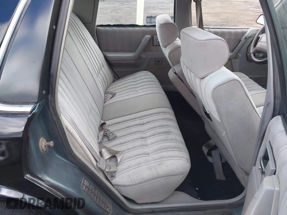 1994 Oldsmobile Cutlass Ciera S z VIN 1G3AG55MXR6379463, wystawiony jako IAAI lot #42000577 z przebiegiem 152 237 mil mil oraz . Historia ofert i sprzedaży dostępna na DreamBid. Obrazek 8.