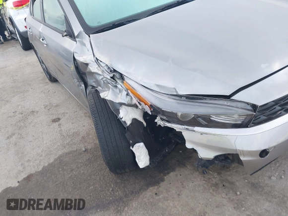 2024 Kia Forte LXS with VIN 3KPF24AD0RE840314, listed as a IAAI auction lot 41804524 with 10,605 mi miles and . Bid and sale history available at DreamBid. Image 6.