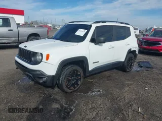 2018 Jeep Renegade Sport z VIN ZACCJBAB6JPH35437, wystawiony jako IAAI lot #41813573 z przebiegiem 171 549 mil mil oraz . Historia ofert i sprzedaży dostępna na DreamBid. Obrazek 2.