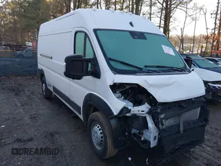 2025 Ram ProMaster Cargo Tradesman with VIN 3C6LRVDG8SE518995, listed as a IAAI auction lot 41578957 with 3,246 mi miles and . Bid and sale history available at DreamBid. Image 1.