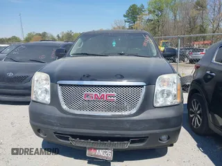 2013 GMC Yukon Denali with VIN 1GKS1EEF8DR209332, listed as a IAAI auction lot 41832403 with 208,800 mi miles. Bid and sale history available at carsss.com. Image 12.
