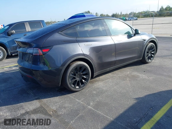 2024 Tesla Model Y с VIN 7SAYGDED4RF097142, выставлен на аукционе IAAI как лот 41484729 с пробегом 20 миль миль и . История ставок и продаж доступна на DreamBid. Изображение 4.